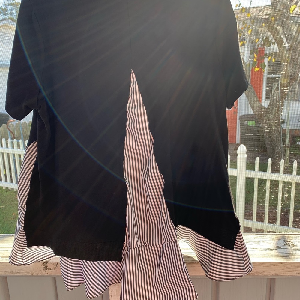 Crew neck Sweatshirt w/b&w faux undershirt